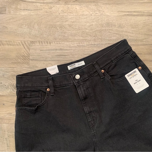 Levi's Denim - Levi’s Signature Gold Vintage Inspired 90s Mom Jeans High Waisted Distressed